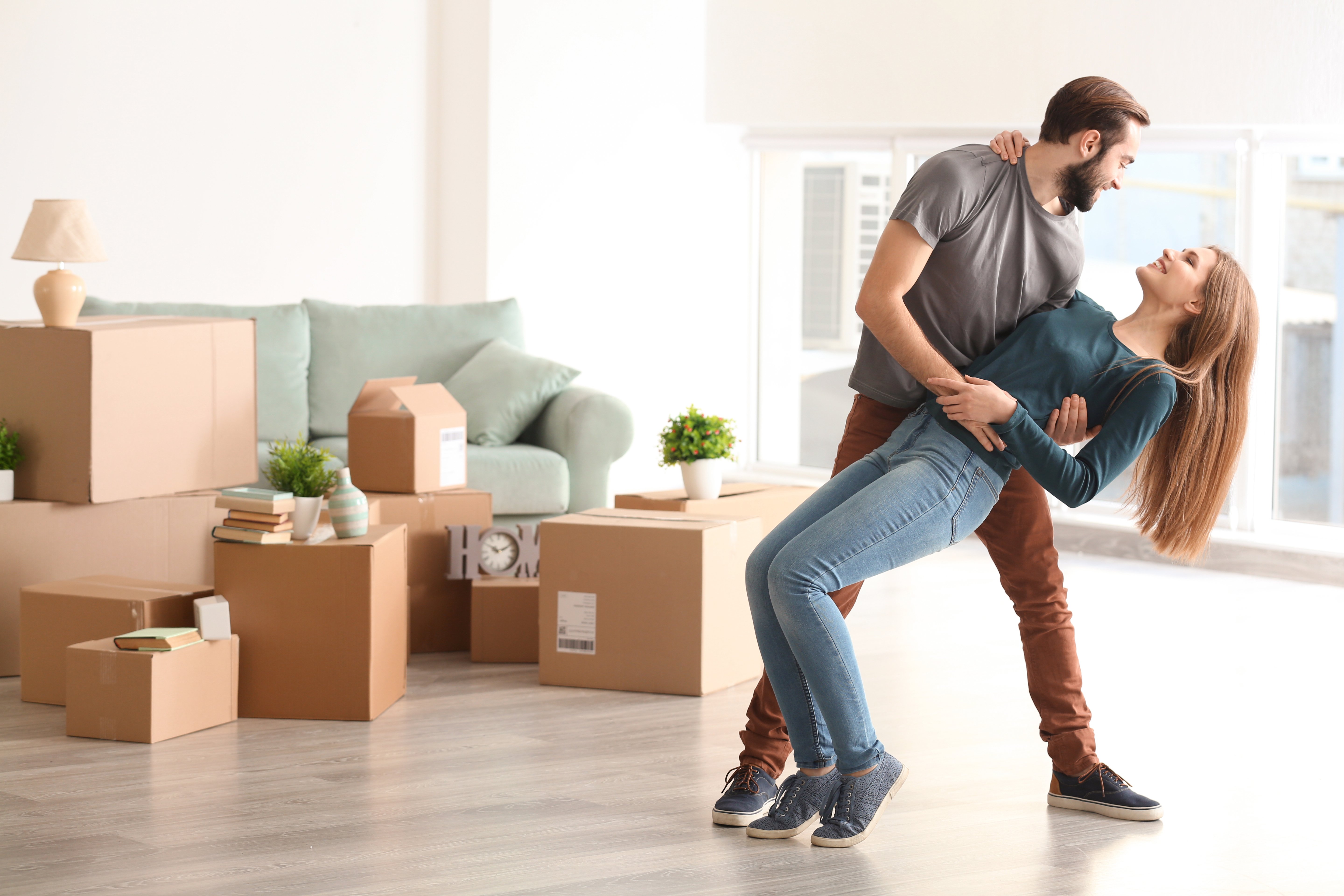 apartamento en venta dos ambientes con pareja feliz